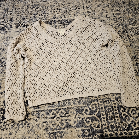 Nicole Miller Cream V-Neck Sweater with Geometric Knit - Picture 3 of 3